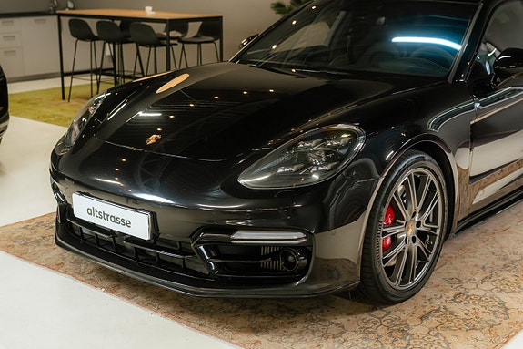 Porsche Panamera GTS 2 of 30