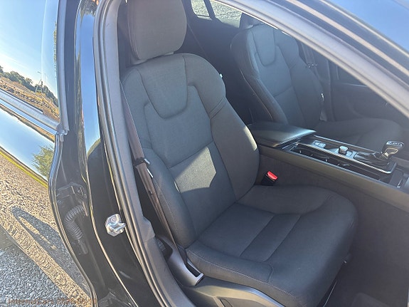 Volvo V60 17 of 23