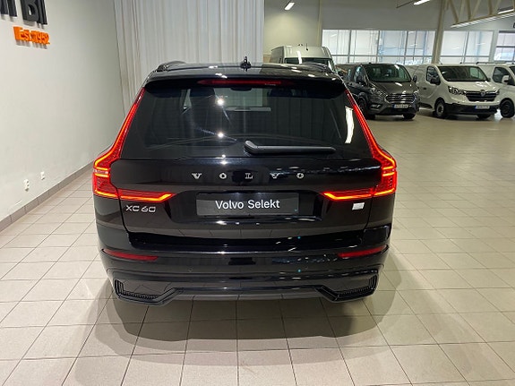 Volvo XC60 4 of 25