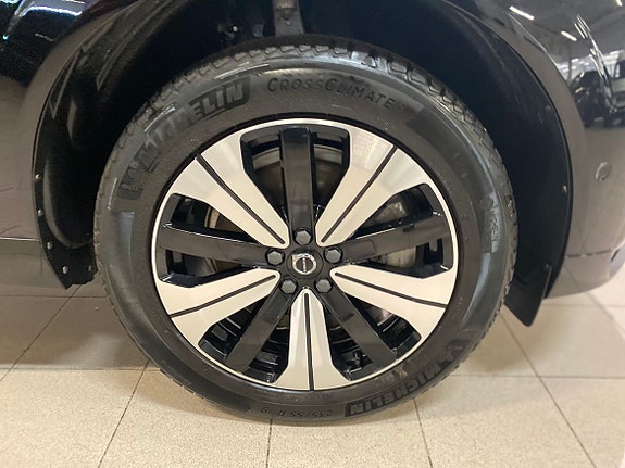Volvo XC60 10 of 25