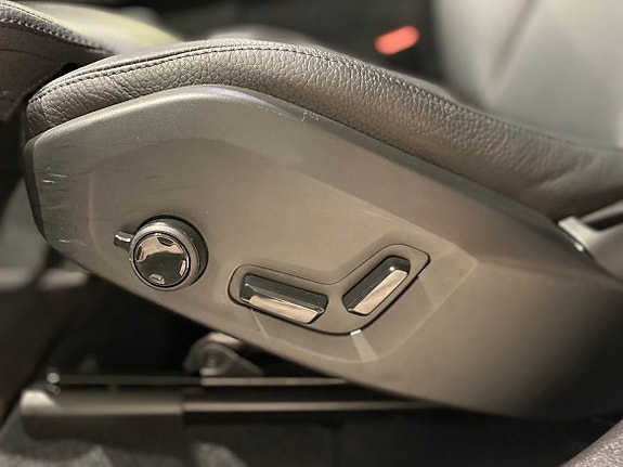Volvo XC60 17 of 25