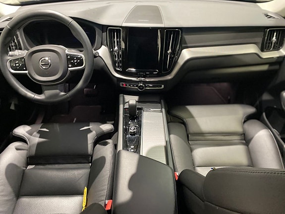 Volvo XC60 14 of 25