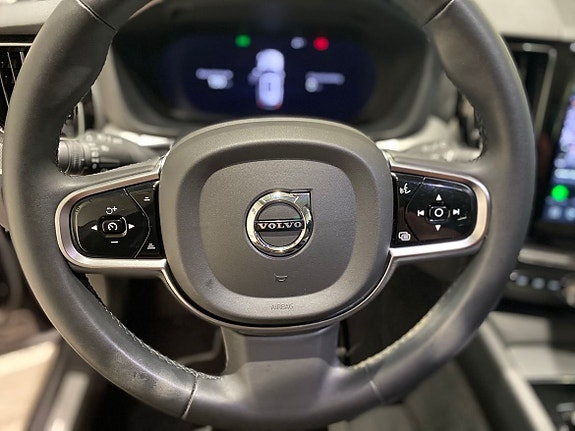 Volvo XC60 22 of 25