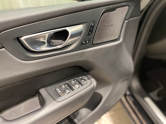 Volvo XC60 18 of 25