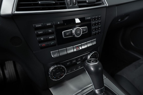 Mercedes-Benz C200 7 of 16