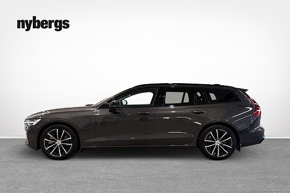 Volvo V60 2 of 19