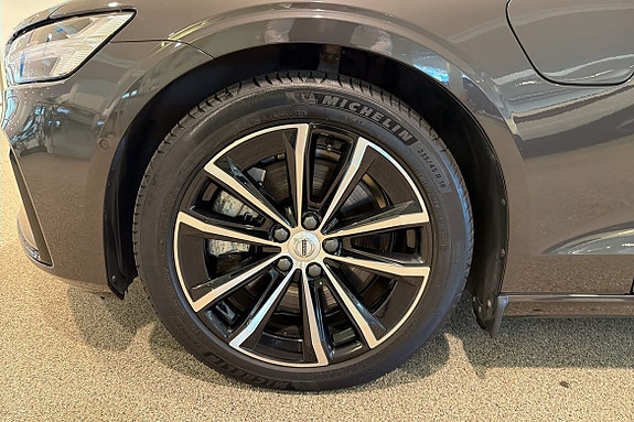 Volvo V60 11 of 19