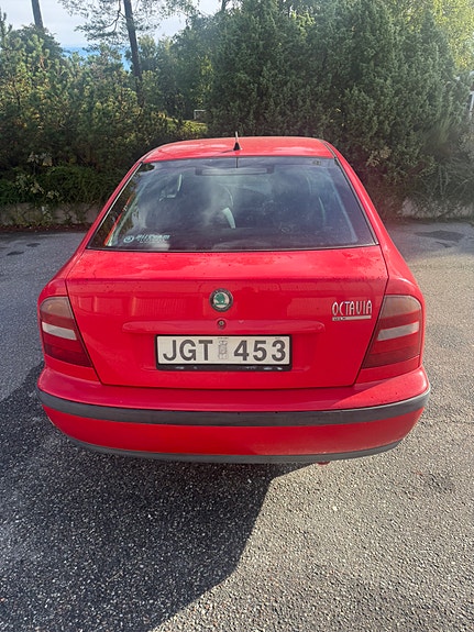 Skoda Octavia 2 of 28