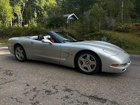Chevrolet Corvette 16 of 16