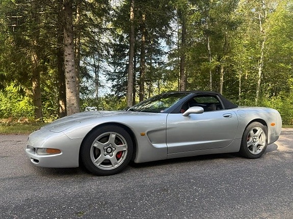 Chevrolet Corvette 3 of 16