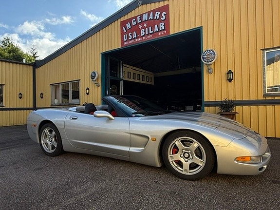 Chevrolet Corvette 9 of 16