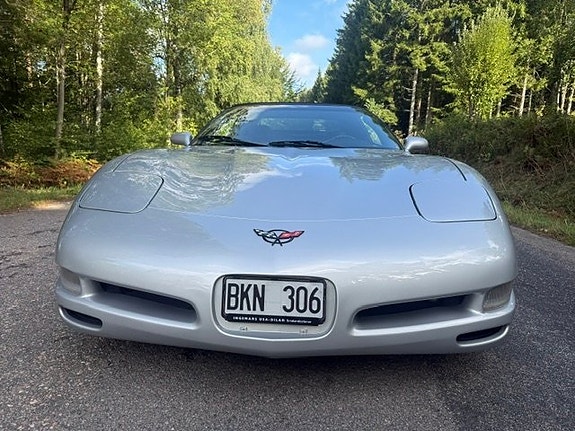 Chevrolet Corvette 8 of 16