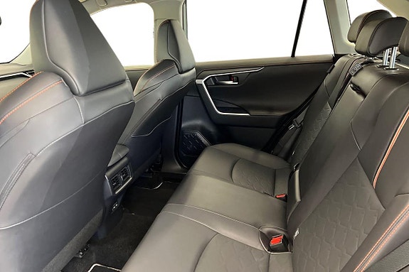Toyota RAV4 13 of 24
