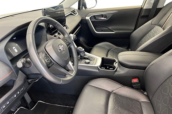 Toyota RAV4 14 of 24