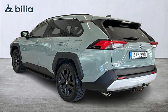 Toyota RAV4 2 of 24