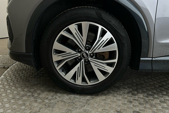 Audi Q4 e-tron 12 of 24