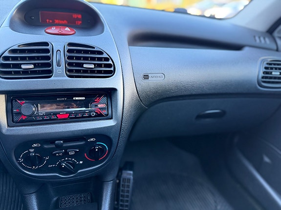 Peugeot 206 9 of 14