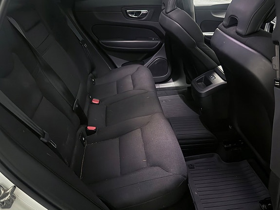 Volvo XC60 14 of 22