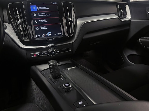 Volvo XC60 17 of 22