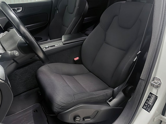 Volvo XC60 10 of 22