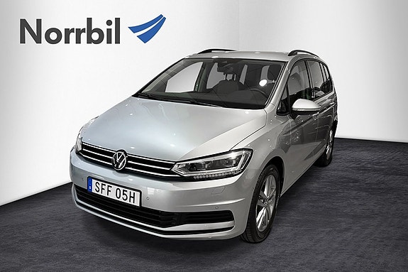 Volkswagen Touran 2 of 8