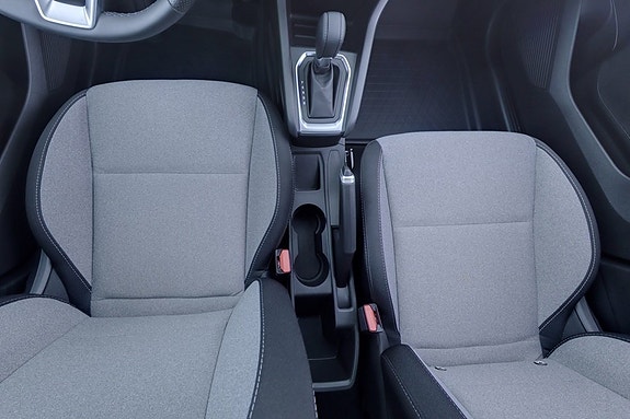 Renault Clio 9 of 16