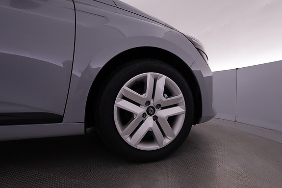 Renault Clio 10 of 16
