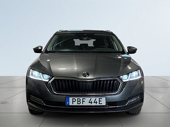 Skoda Octavia 2 of 21