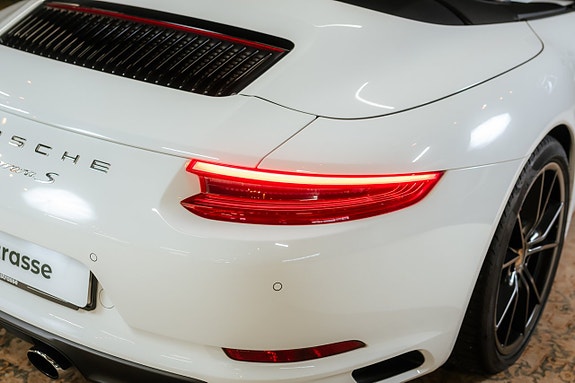 Porsche 911 12 of 30