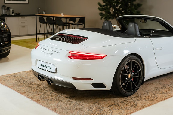 Porsche 911 11 of 30