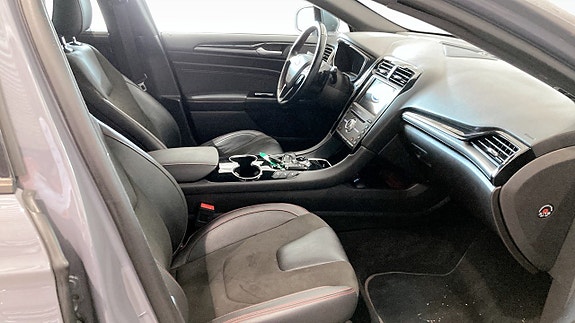 Ford Mondeo 3 of 13