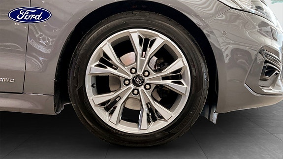 Ford Mondeo 9 of 13