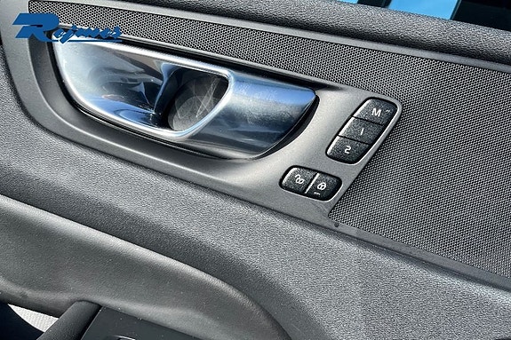 Volvo XC60 7 of 27