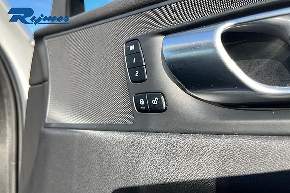 Volvo XC60 18 of 27