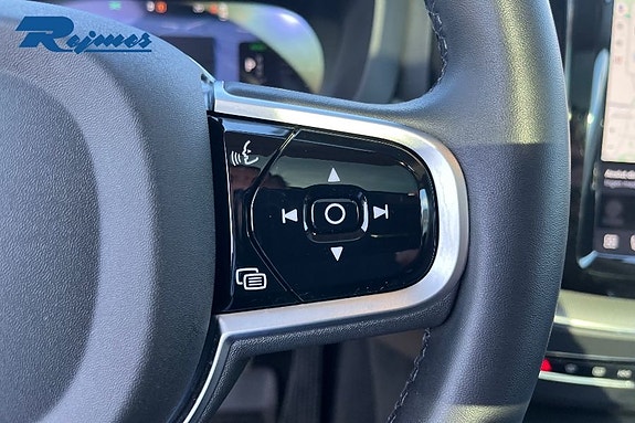Volvo XC60 12 of 27