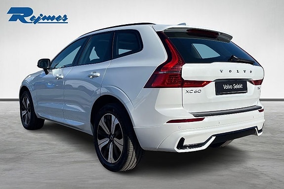 Volvo XC60 2 of 27