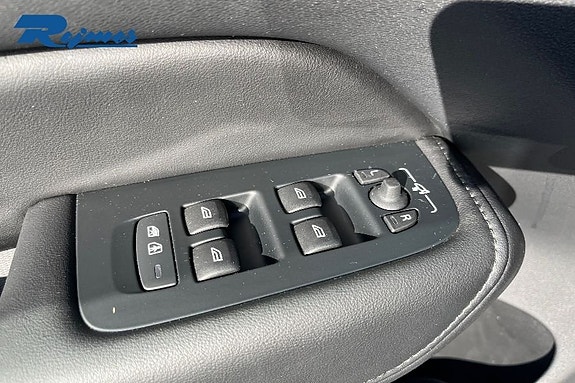 Volvo XC60 6 of 27