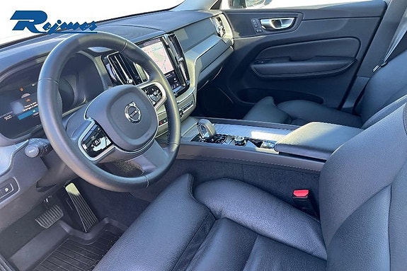 Volvo XC60 8 of 27