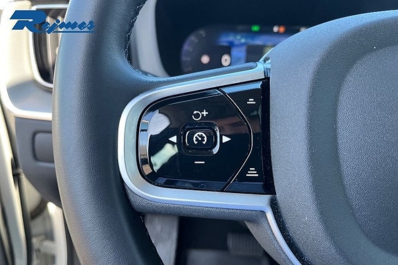 Volvo XC60 11 of 27