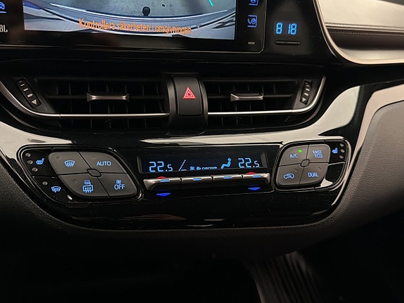 Toyota C-HR 24 of 30