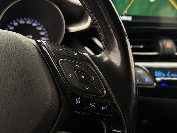 Toyota C-HR 20 of 30