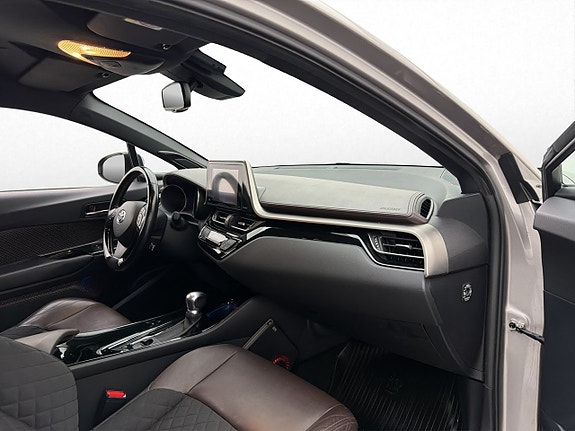 Toyota C-HR 16 of 30