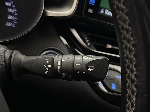 Toyota C-HR 28 of 30