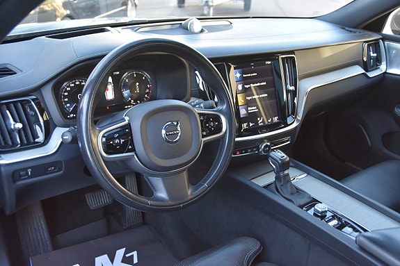 Volvo V60 Cross Country 16 of 23