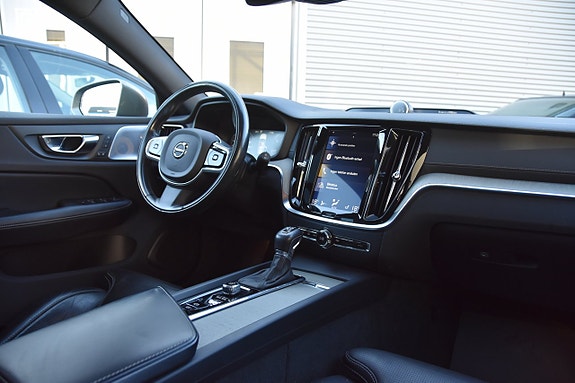 Volvo V60 Cross Country 13 of 23