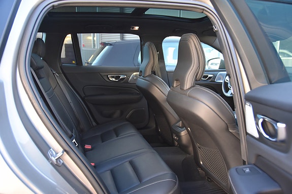 Volvo V60 Cross Country 11 of 23