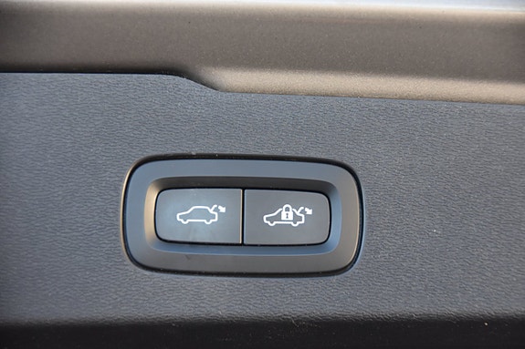 Volvo V60 Cross Country 15 of 23