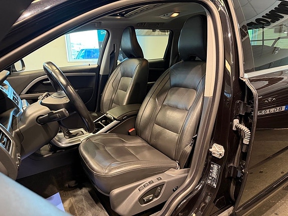 Volvo V70 10 of 30