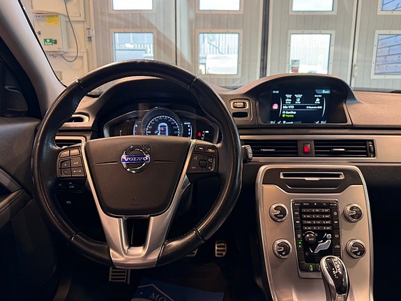 Volvo V70 8 of 30