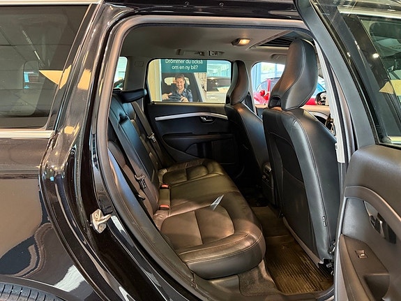 Volvo V70 24 of 30